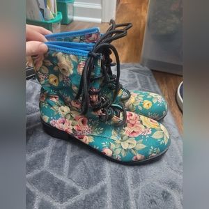 Kali flower boots